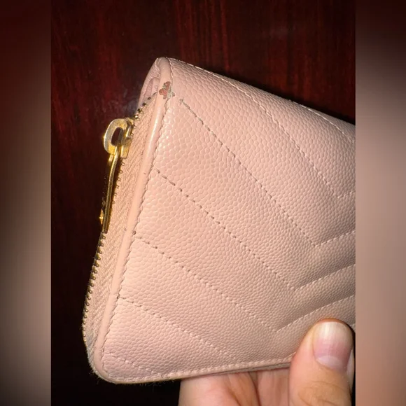 Yves Saint Laurent Preloved Pale pink Quilted bifold Leather Wallet - Picture 15 of 15
